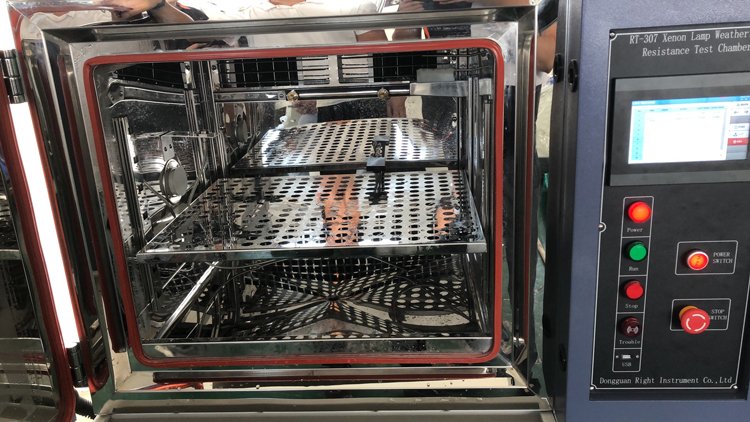 Xenon Arc Accelerated Weathering Test Chamber