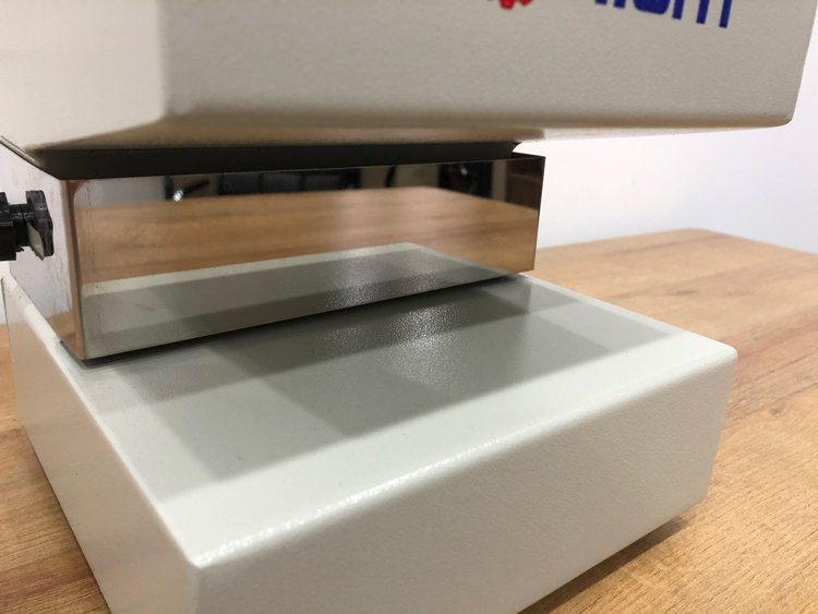 Toe needle metal detector