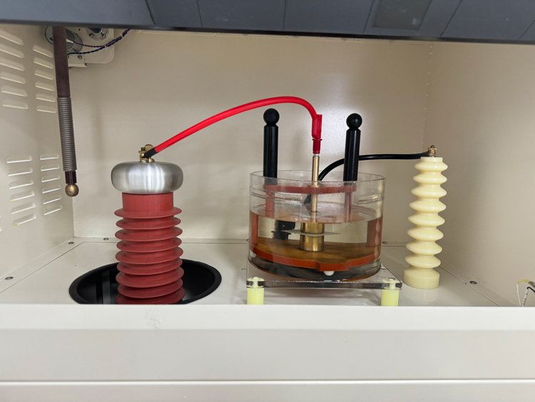 voltage breakdown tester